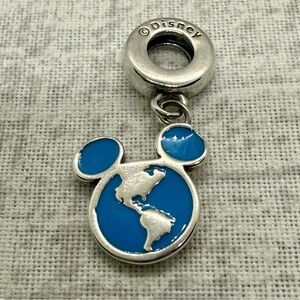 NWOB Pandora x Disney Parks Mickey Globe World Charm 🌎